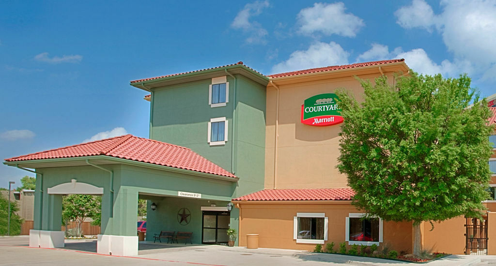 Courtyard Fort Worth I-30 West Near Nas Jrb Exterior photo